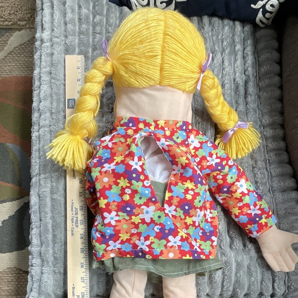 Silly Puppets Amy (caucasian) 24 Inch Full Body Puppet Ventriloquist Plush - Picture 4 of 6